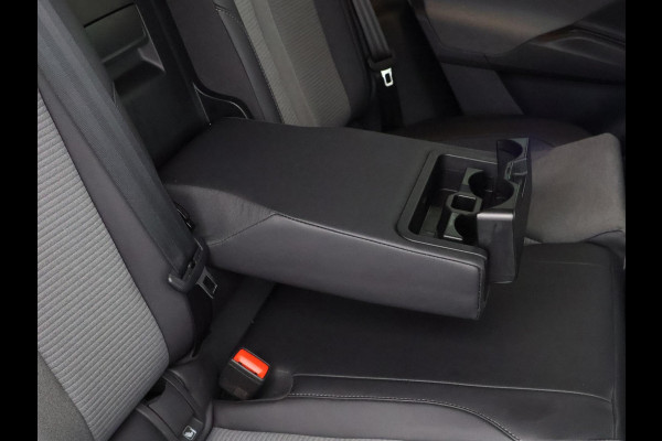 Škoda ENYAQ iV 60 Two-Tone 400 km actieradius! | Navigatie | Parkeersensoren | Privacy Glass |