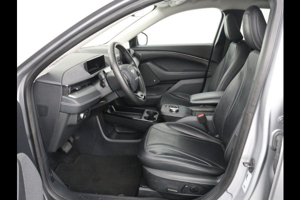 Ford Mustang Mach-E Extended RWD 98 kWh | SOH 93,5% | Panoramadak | Trekhaak | 360 Camera | Adaptive cruise control | DAB radio | Stoel & stuurverwarming | Carplay | Bang & Olufsen | Climate control | Keyless | Navigatie