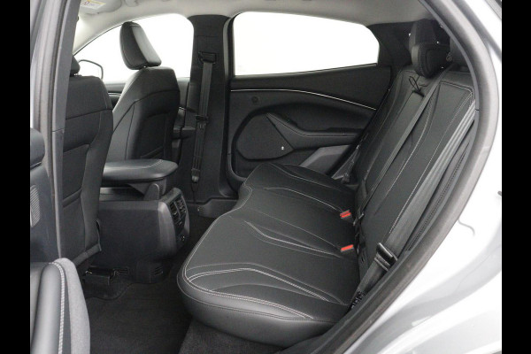 Ford Mustang Mach-E Extended RWD 98 kWh | SOH 93,5% | Panoramadak | Trekhaak | 360 Camera | Adaptive cruise control | DAB radio | Stoel & stuurverwarming | Carplay | Bang & Olufsen | Climate control | Keyless | Navigatie