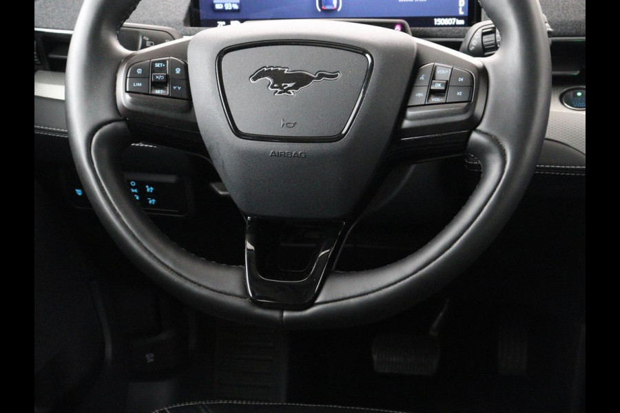 Ford Mustang Mach-E Extended RWD 98 kWh | SOH 93,5% | Panoramadak | Trekhaak | 360 Camera | Adaptive cruise control | DAB radio | Stoel & stuurverwarming | Carplay | Bang & Olufsen | Climate control | Keyless | Navigatie