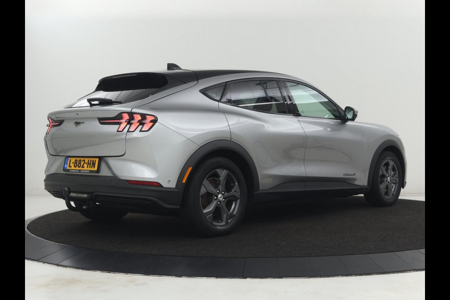 Ford Mustang Mach-E Extended RWD 98 kWh | SOH 93,5% | Panoramadak | Trekhaak | 360 Camera | Adaptive cruise control | DAB radio | Stoel & stuurverwarming | Carplay | Bang & Olufsen | Climate control | Keyless | Navigatie