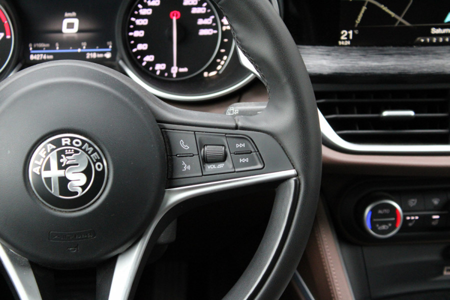 Alfa Romeo Stelvio 2.0 T AWD Super | Navigatie | Afneembare Trekhaak | 20" Lichtmetalen Velgen | Achteruitrijcamera