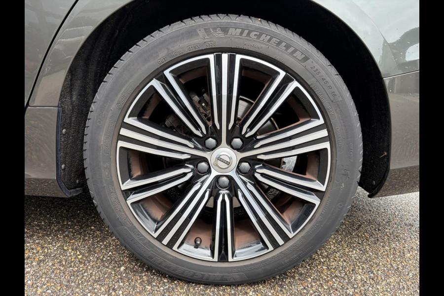 Volvo V60 2.0 B3 Inscription VAN: 28.900,- VOOR: 26.877,- UW WKVOORDEEL: 2.023,- euro ELEK. TREKHAAK | ELEK. STOELEN | ADAPT. CRUISE CONTROL | 12 MND BOVAG GARANTIE | STOEL + STUURVERWARMING | ELEK. ACHTERKLEP |