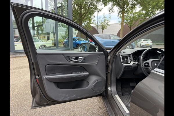 Volvo V60 2.0 B3 Inscription VAN: 28.900,- VOOR: 26.877,- UW WKVOORDEEL: 2.023,- euro ELEK. TREKHAAK | ELEK. STOELEN | ADAPT. CRUISE CONTROL | 12 MND BOVAG GARANTIE | STOEL + STUURVERWARMING | ELEK. ACHTERKLEP |