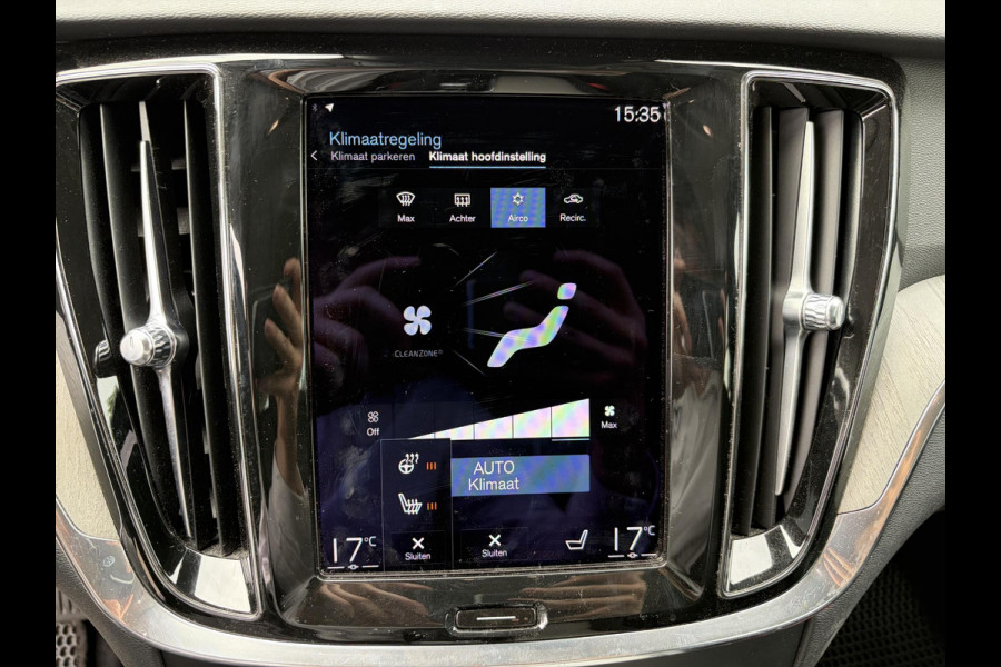Volvo V60 2.0 B3 Inscription VAN: 28.900,- VOOR: 26.877,- UW WKVOORDEEL: 2.023,- euro ELEK. TREKHAAK | ELEK. STOELEN | ADAPT. CRUISE CONTROL | 12 MND BOVAG GARANTIE | STOEL + STUURVERWARMING | ELEK. ACHTERKLEP |