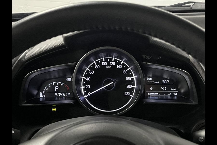 Mazda CX-3 2.0 SkyActiv-G 121 Comfort Trekhaak | Cruise control | Stoelverwarming | Airco | Carplay | Navigatie | DAB | Climate control |