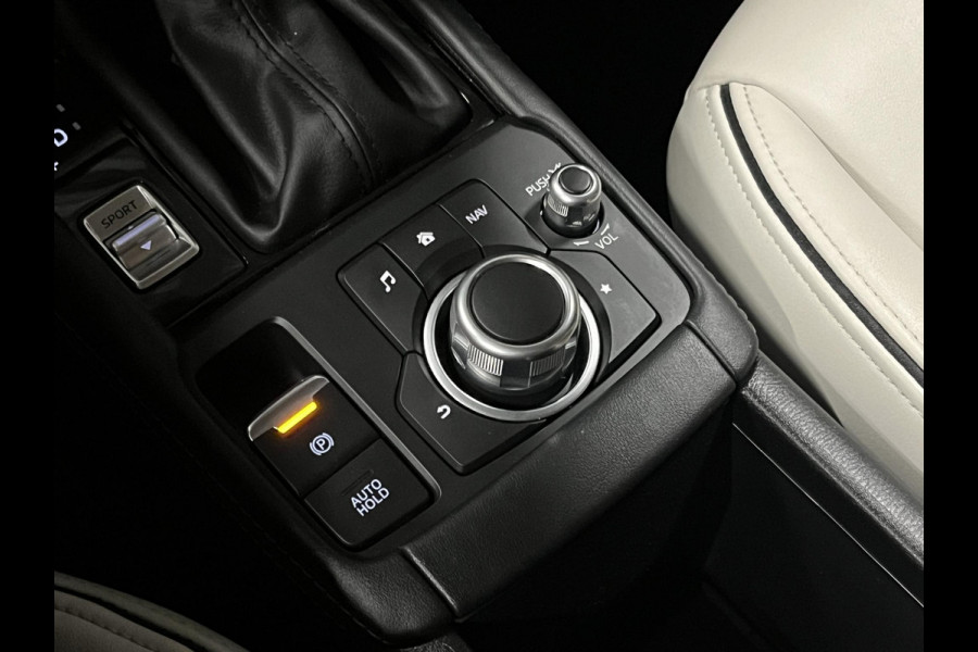 Mazda CX-3 2.0 SkyActiv-G 121 Comfort Trekhaak | Cruise control | Stoelverwarming | Airco | Carplay | Navigatie | DAB | Climate control |