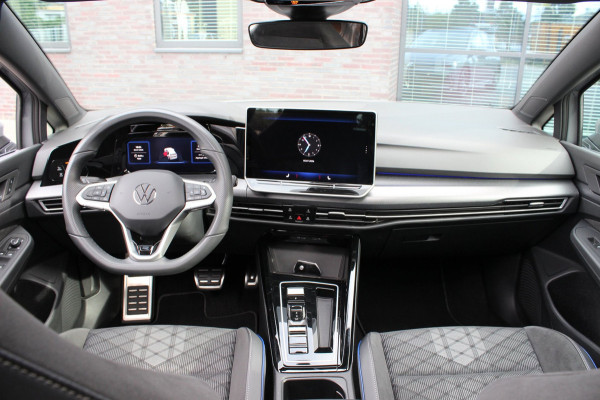 Volkswagen Golf 8.5 R-Line Edition