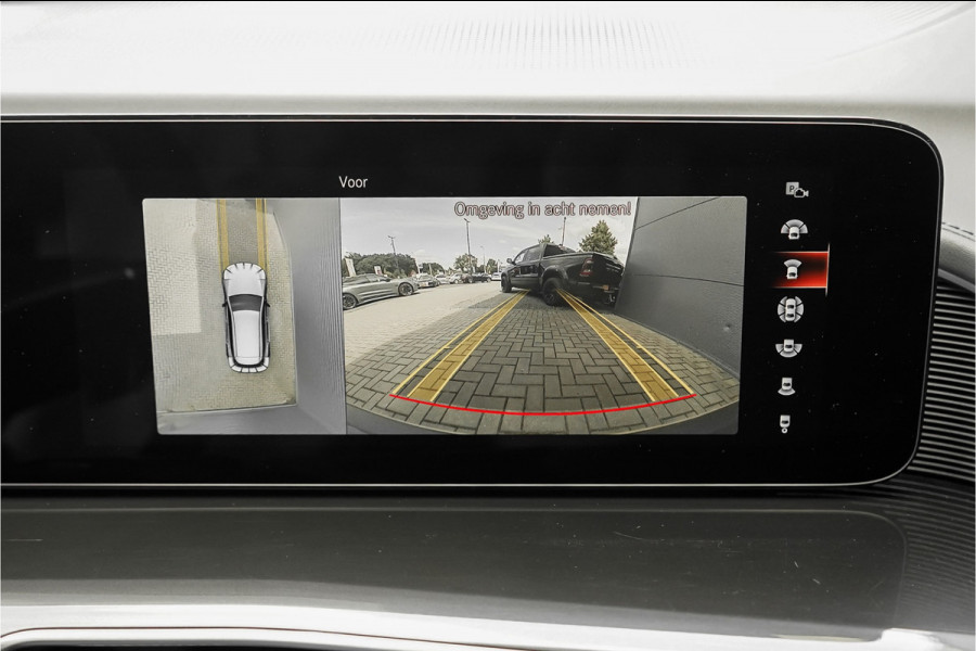 Mercedes-Benz EQC 400 4MATIC AMG Line 80 kWh Distronic Schuifdak Trekhaak