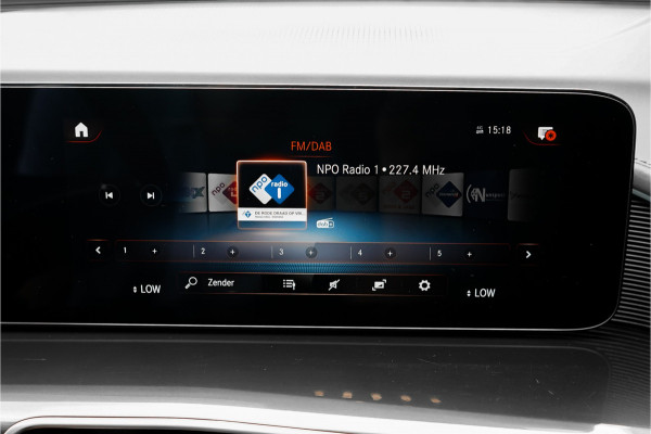 Mercedes-Benz EQC 400 4MATIC AMG Line 80 kWh Distronic Schuifdak Trekhaak
