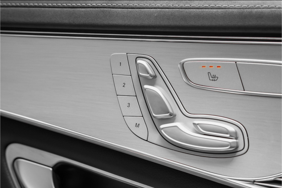 Mercedes-Benz EQC 400 4MATIC AMG Line 80 kWh Distronic Schuifdak Trekhaak