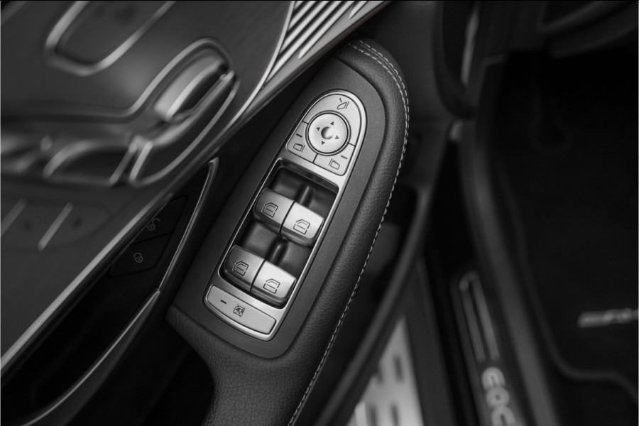 Mercedes-Benz EQC 400 4MATIC AMG Line 80 kWh Distronic Schuifdak Trekhaak