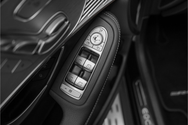 Mercedes-Benz EQC 400 4MATIC AMG Line 80 kWh Distronic Schuifdak Trekhaak
