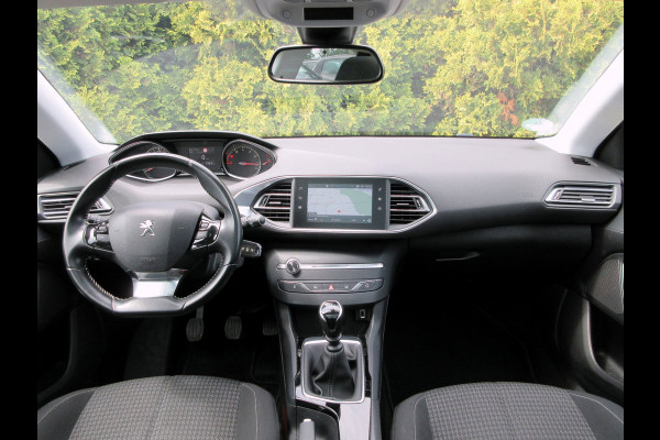 Peugeot 308 SW 1.2 PureTech Executive * Navi * Pano.dak *