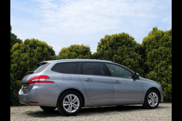 Peugeot 308 SW 1.2 PureTech Executive * Navi * Pano.dak *