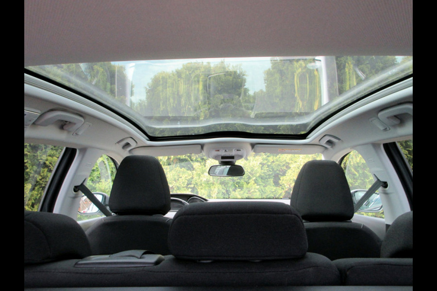Peugeot 308 SW 1.2 PureTech Executive * Navi * Pano.dak *