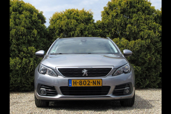 Peugeot 308 SW 1.2 PureTech Executive * Navi * Pano.dak *
