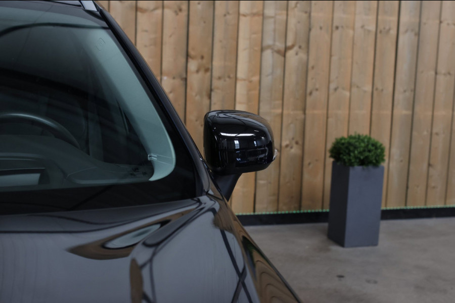 Volvo XC60 2.0 T8 Plug-in hybrid AWD Inscription *Pano*H/K*Trekhaak*Camera*