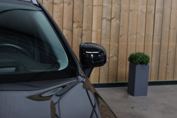 Volvo XC60 2.0 T8 Plug-in hybrid AWD Inscription *Pano*H/K*Trekhaak*Camera*