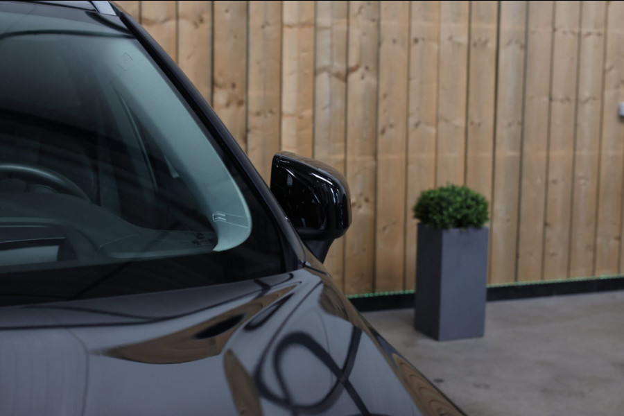 Volvo XC60 2.0 T8 Plug-in hybrid AWD Inscription *Pano*H/K*Trekhaak*Camera*