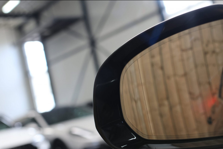 Volvo XC60 2.0 T8 Plug-in hybrid AWD Inscription *Pano*H/K*Trekhaak*Camera*
