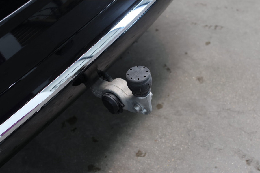 Volvo XC60 2.0 T8 Plug-in hybrid AWD Inscription *Pano*H/K*Trekhaak*Camera*
