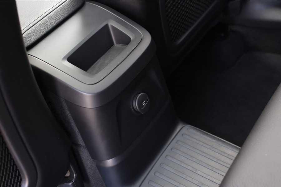 Volvo XC60 2.0 T8 Plug-in hybrid AWD Inscription *Pano*H/K*Trekhaak*Camera*