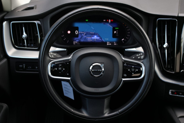 Volvo XC60 2.0 T8 Plug-in hybrid AWD Inscription *Pano*H/K*Trekhaak*Camera*