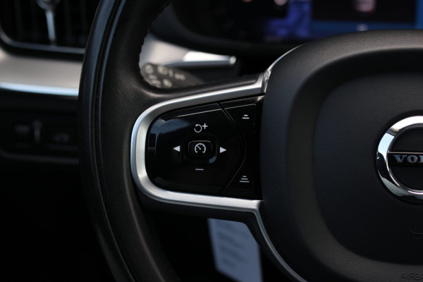 Volvo XC60 2.0 T8 Plug-in hybrid AWD Inscription *Pano*H/K*Trekhaak*Camera*