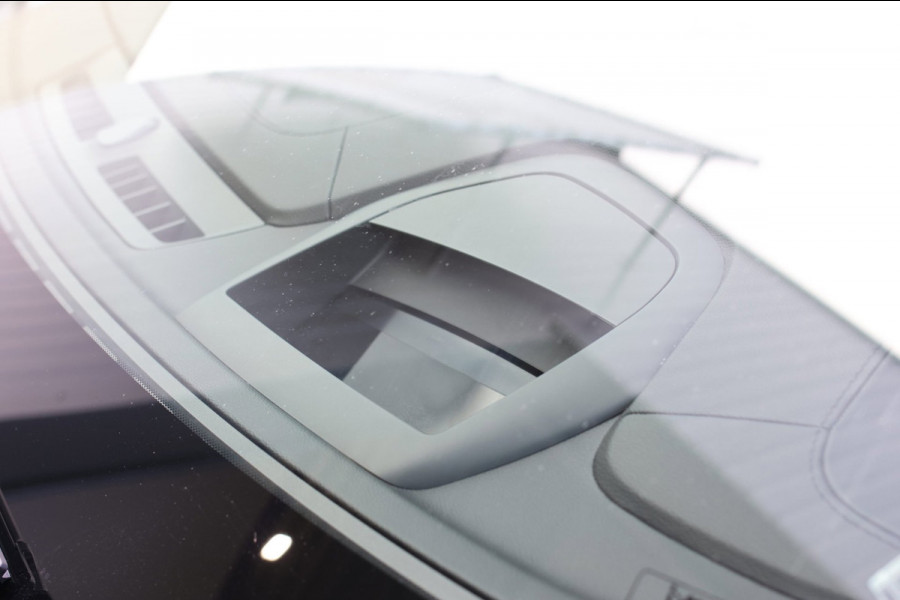 Volvo XC60 2.0 T8 Plug-in hybrid AWD Inscription *Pano*H/K*Trekhaak*Camera*