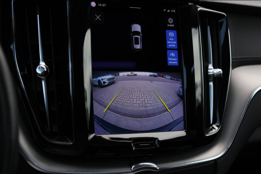 Volvo XC60 2.0 T8 Plug-in hybrid AWD Inscription *Pano*H/K*Trekhaak*Camera*
