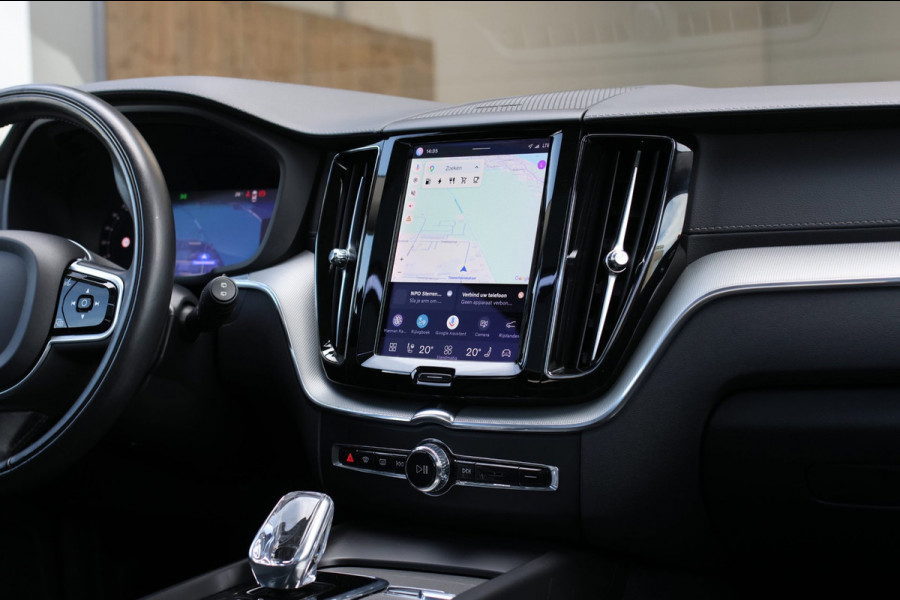 Volvo XC60 2.0 T8 Plug-in hybrid AWD Inscription *Pano*H/K*Trekhaak*Camera*