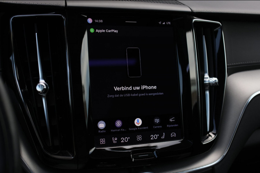 Volvo XC60 2.0 T8 Plug-in hybrid AWD Inscription *Pano*H/K*Trekhaak*Camera*