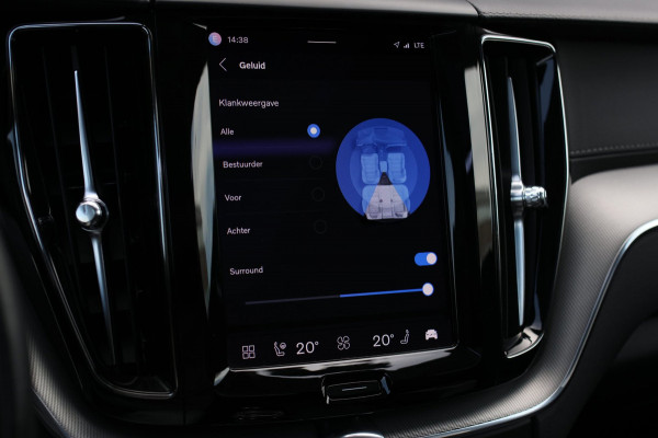 Volvo XC60 2.0 T8 Plug-in hybrid AWD Inscription *Pano*H/K*Trekhaak*Camera*