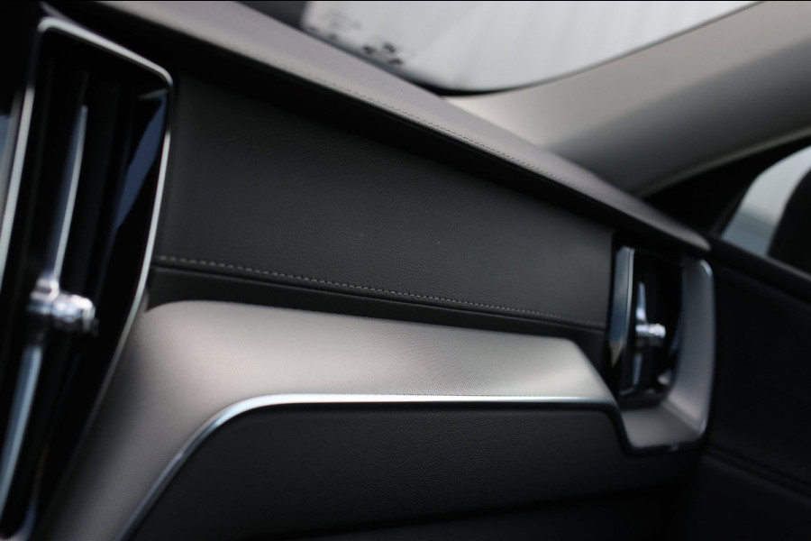 Volvo XC60 2.0 T8 Plug-in hybrid AWD Inscription *Pano*H/K*Trekhaak*Camera*