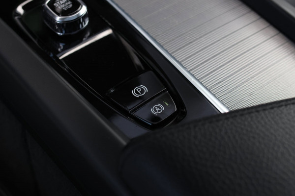 Volvo XC60 2.0 T8 Plug-in hybrid AWD Inscription *Pano*H/K*Trekhaak*Camera*