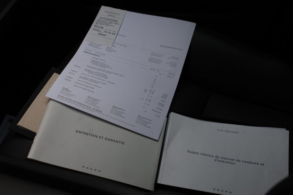 Volvo XC60 2.0 T8 Plug-in hybrid AWD Inscription *Pano*H/K*Trekhaak*Camera*