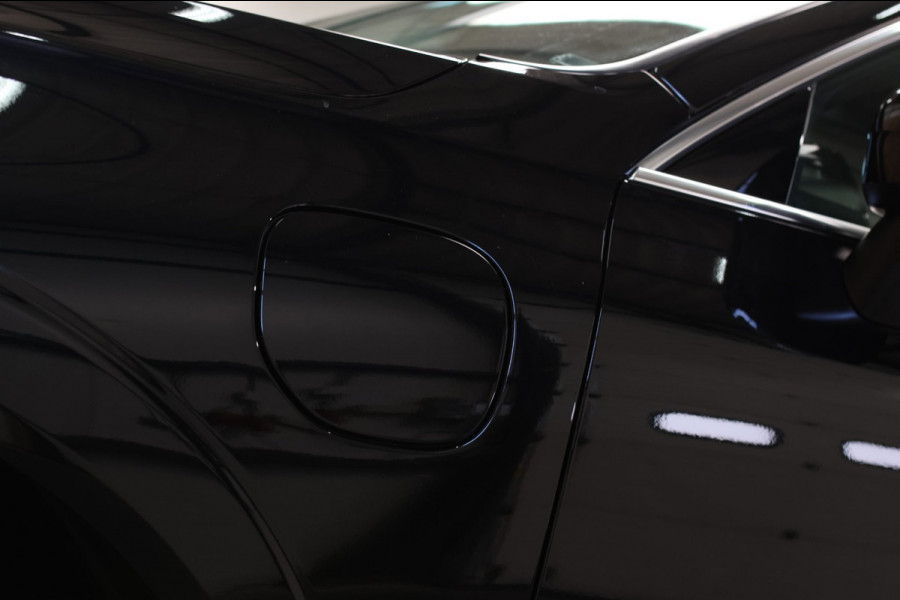Volvo XC60 2.0 T8 Plug-in hybrid AWD Inscription *Pano*H/K*Trekhaak*Camera*