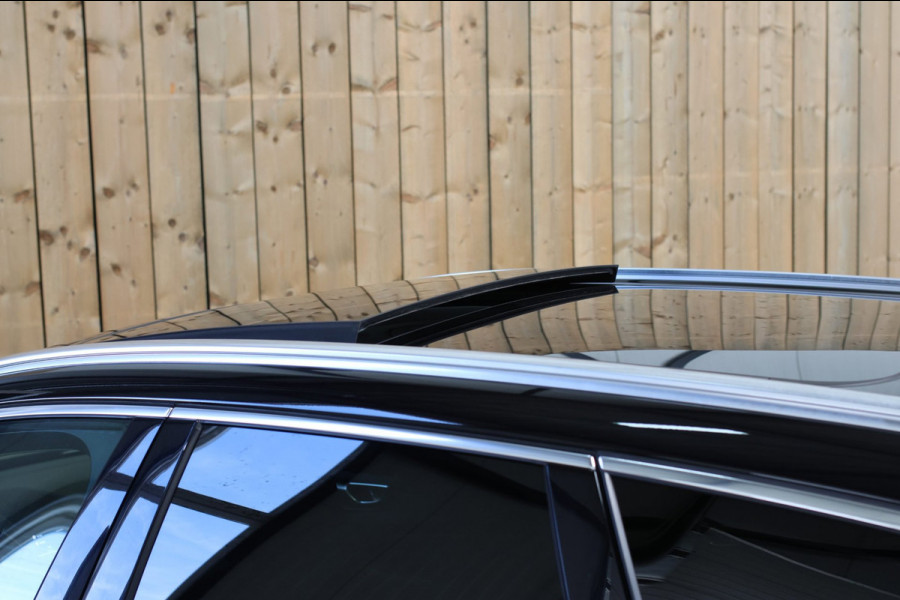Volvo XC60 2.0 T8 Plug-in hybrid AWD Inscription *Pano*H/K*Trekhaak*Camera*
