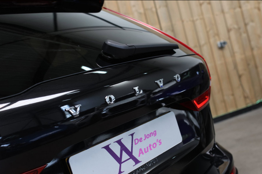 Volvo XC60 2.0 T8 Plug-in hybrid AWD Inscription *Pano*H/K*Trekhaak*Camera*