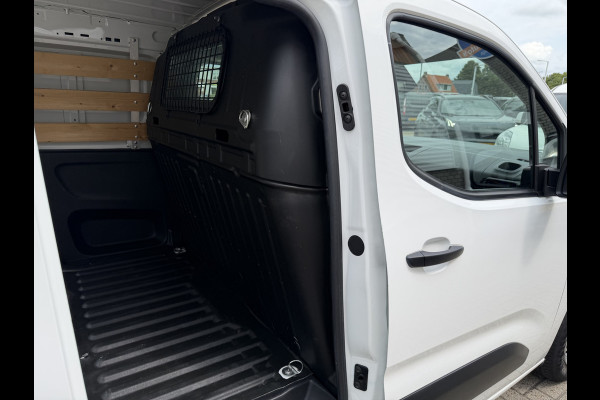 Peugeot Partner 1.2 PureTech Premium / benzine grijs kenteken / euro 6 / vaste prijs rijklaar € 11.750 ex btw / lease vanaf € 198 / airco / cruise / navi / raam in de schuifdeur / Apple Carplay Android auto