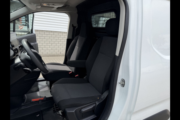 Peugeot Partner 1.2 PureTech Premium / benzine grijs kenteken / euro 6 / vaste prijs rijklaar € 11.750 ex btw / lease vanaf € 198 / airco / cruise / navi / raam in de schuifdeur / Apple Carplay Android auto