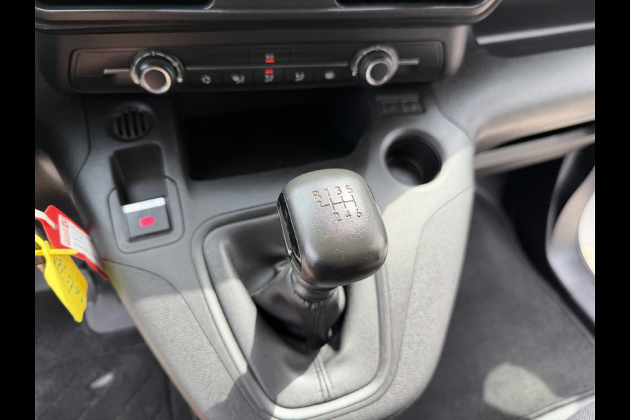 Peugeot Partner 1.2 PureTech Premium / benzine grijs kenteken / euro 6 / vaste prijs rijklaar € 11.750 ex btw / lease vanaf € 198 / airco / cruise / navi / raam in de schuifdeur / Apple Carplay Android auto