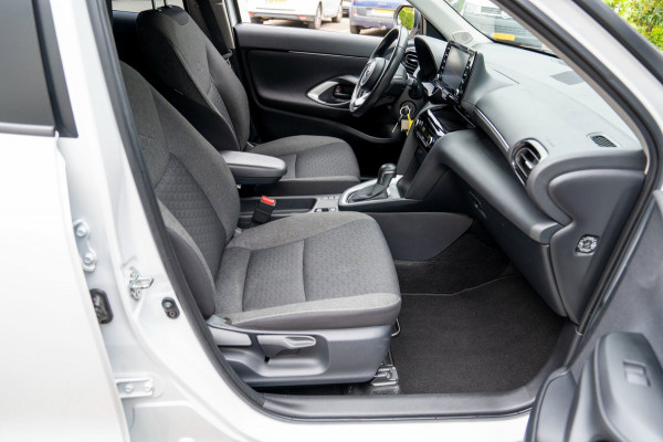Toyota Yaris Cross 1.5 Hybrid Active|Prijs rijklaar incl 12 mnd garantie|Camera Clima Stoelverwarming Carplay