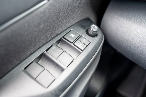 Toyota Yaris Cross 1.5 Hybrid Active|Prijs rijklaar incl 12 mnd garantie|Camera Clima Stoelverwarming Carplay