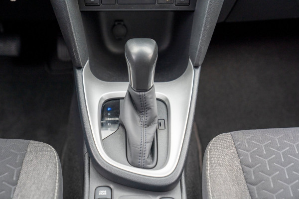 Toyota Yaris Cross 1.5 Hybrid Active|Prijs rijklaar incl 12 mnd garantie|Camera Clima Stoelverwarming Carplay