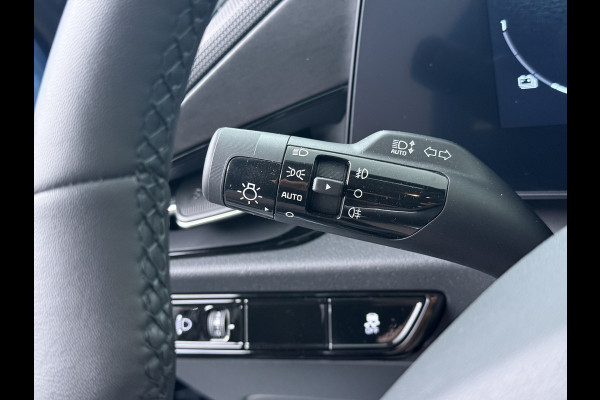 Kia Niro EV Air 64.8 kWh - Elektrische bestuurdersstoel - Stoel/Stuur Verwarming - Adaptive Cruise Control - Fabrieksgarantie tot 06-2032