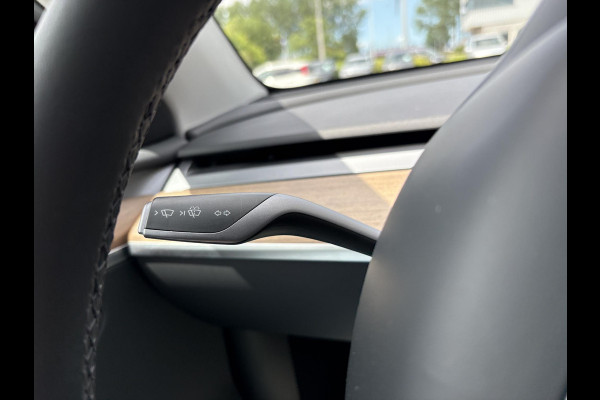 Tesla Model Y Long Range AWD 75 kWh | 93,6% SOH | Leder | Panoramadak | Winterset |