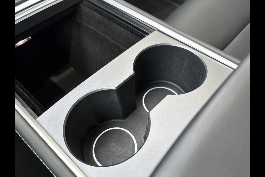 Tesla Model Y Long Range AWD 75 kWh | 93,6% SOH | Leder | Panoramadak | Winterset |
