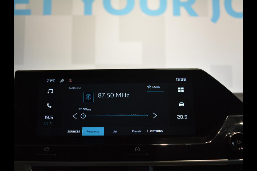 Citroën Ë-C4 You 50 kWh | Ambiance Urban Grey Comfort Seats | Achteruitrijcamera  | Apple CarPlay / Android Auto | Climate Control |